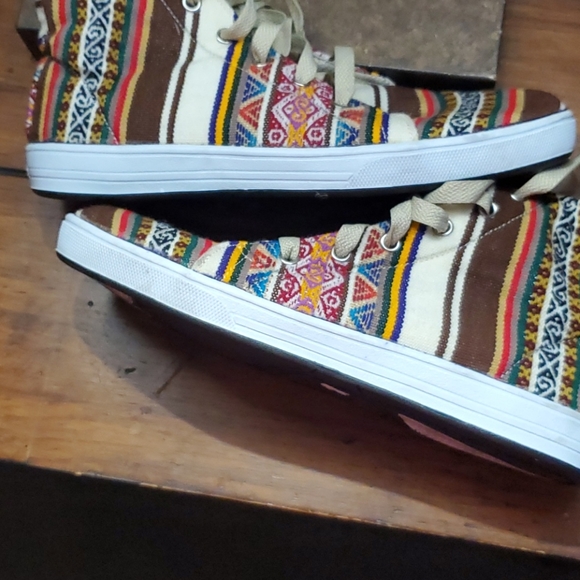 Crazy Andean Shoes Sz 8 Multi-color - Picture 6 of 8